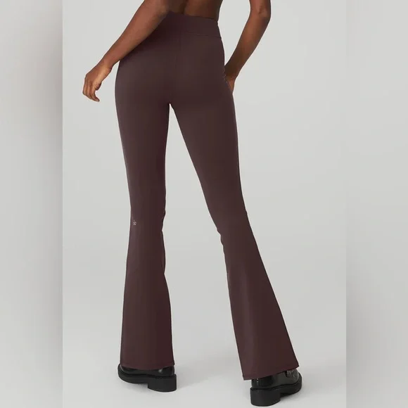 NWT ALO Yoga Airbrush High-Waist Flutter Legging- Raisin/ Size Small (4-6) - Picture 2 of 5